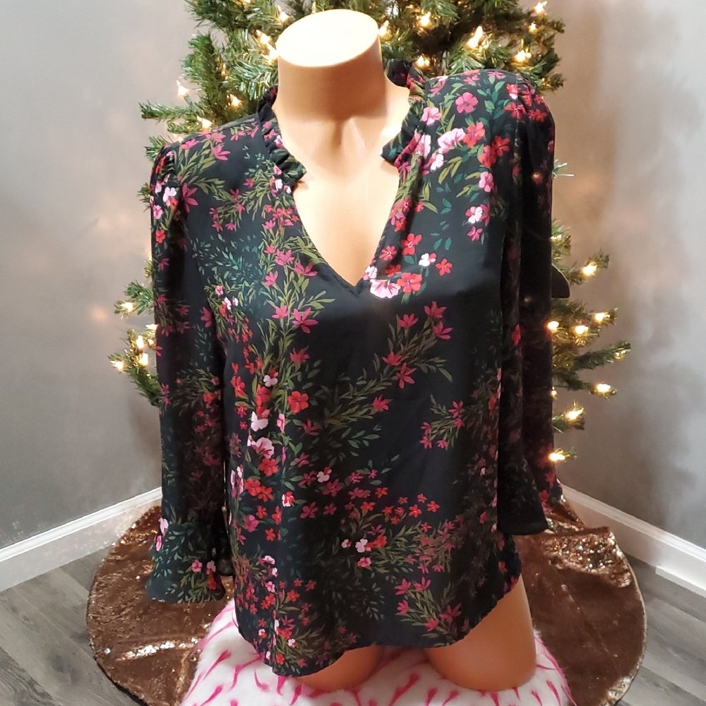 CeCe floral ruffle bell sleeve bohemian top M NWOT